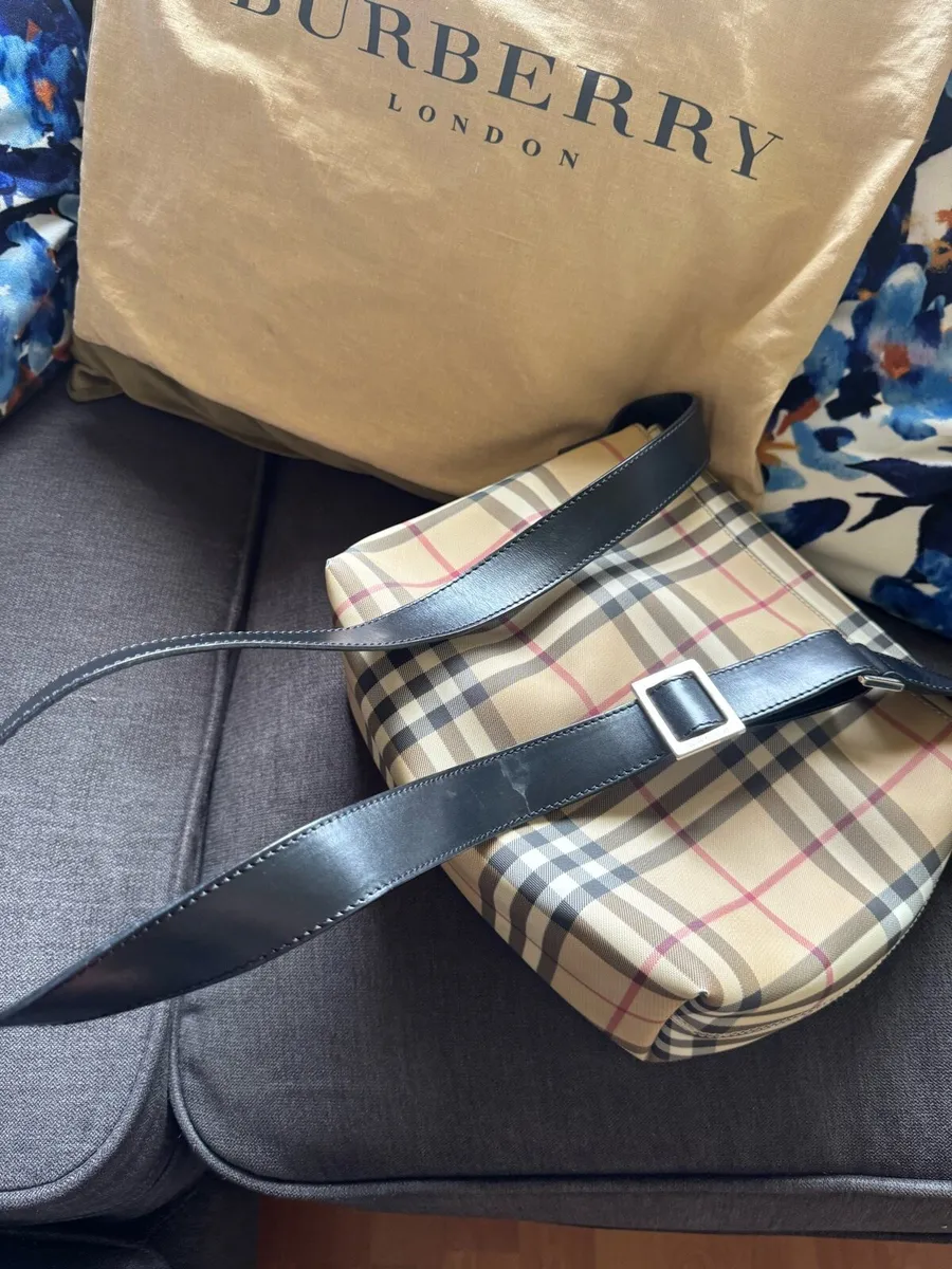 Burberry bag - Image 2