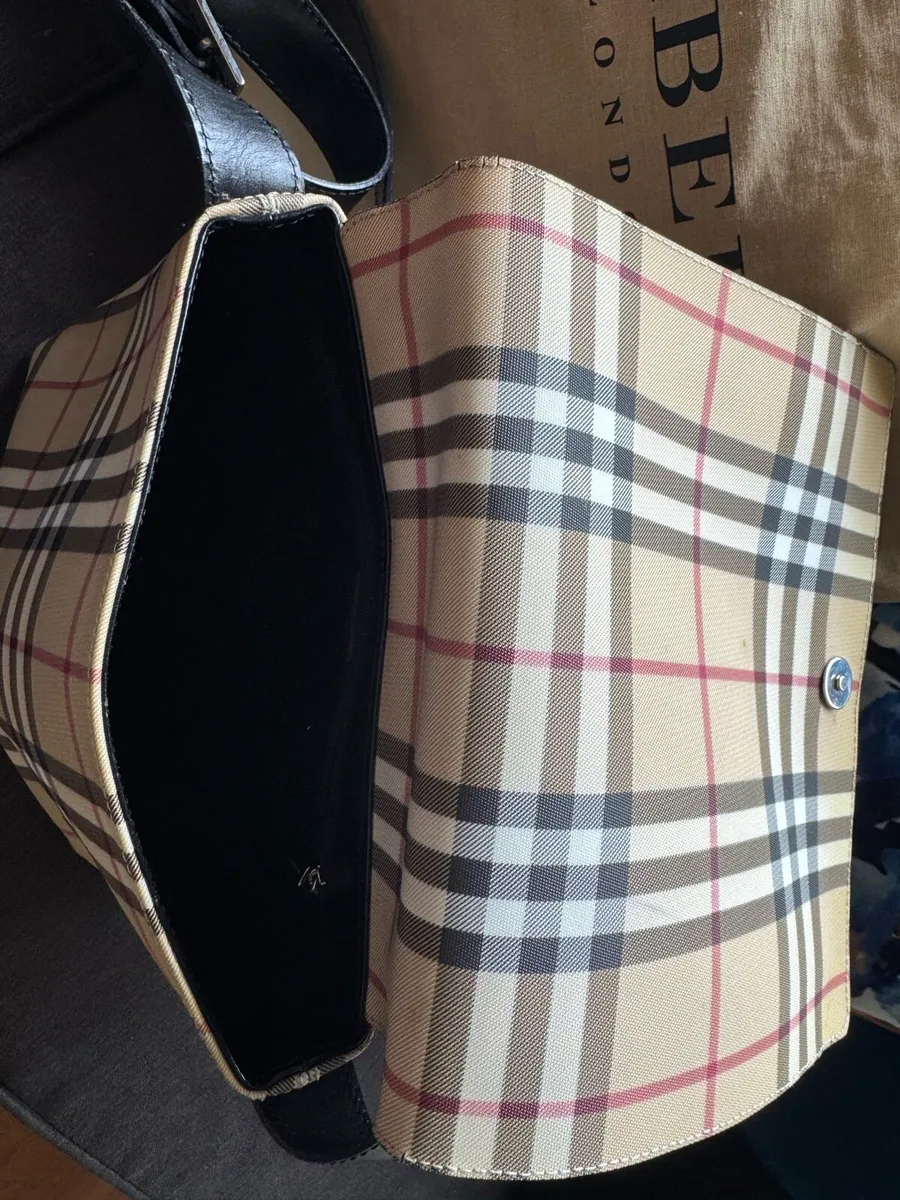 Burberry bag - Image 3