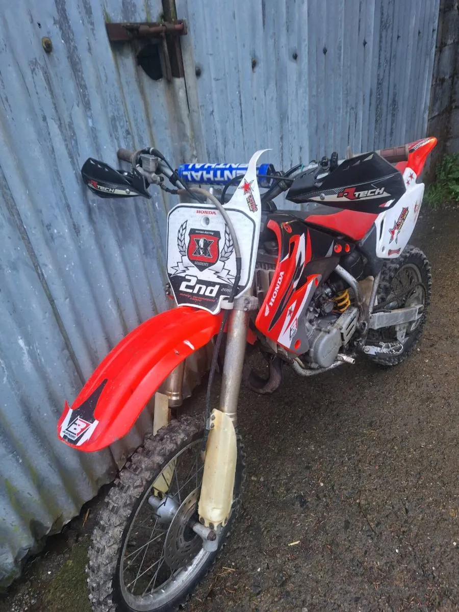 Honda CR 85 and spare parts - Image 3