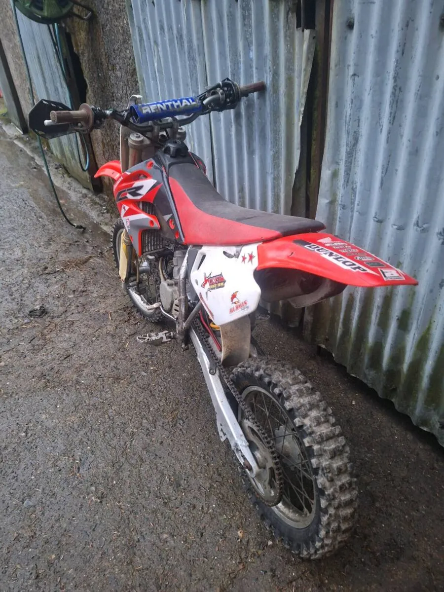 Honda CR 85 and spare parts - Image 4