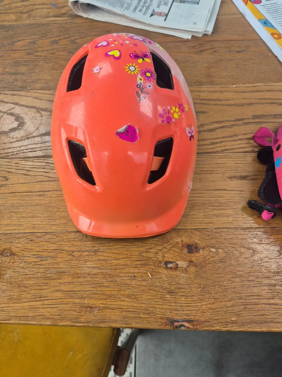 Kids' cycle helmets free to collect - Image 1