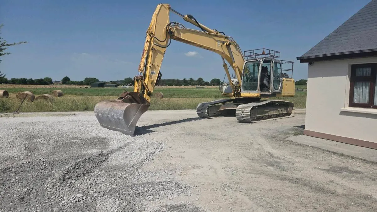 Kobelco 215 e - Image 1