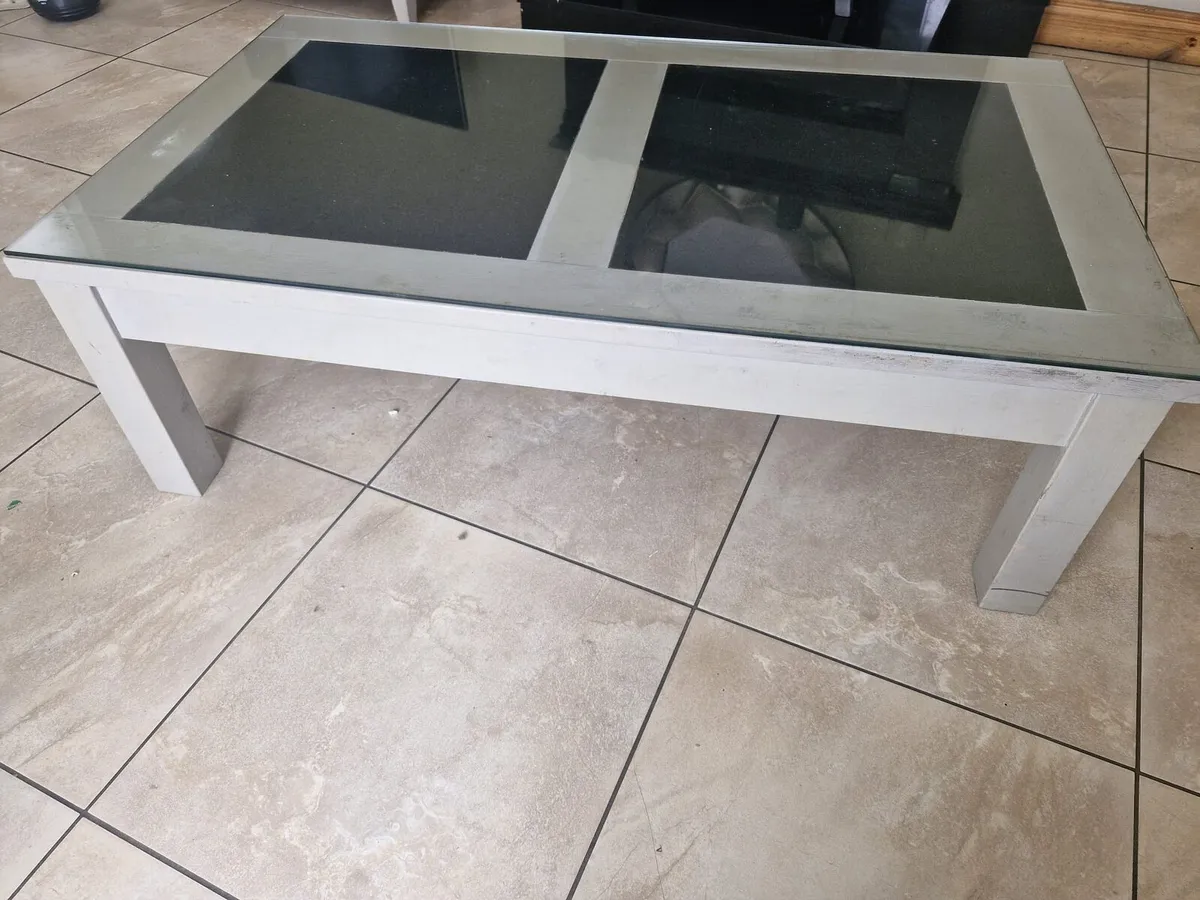Coffee and TV tables - Image 3