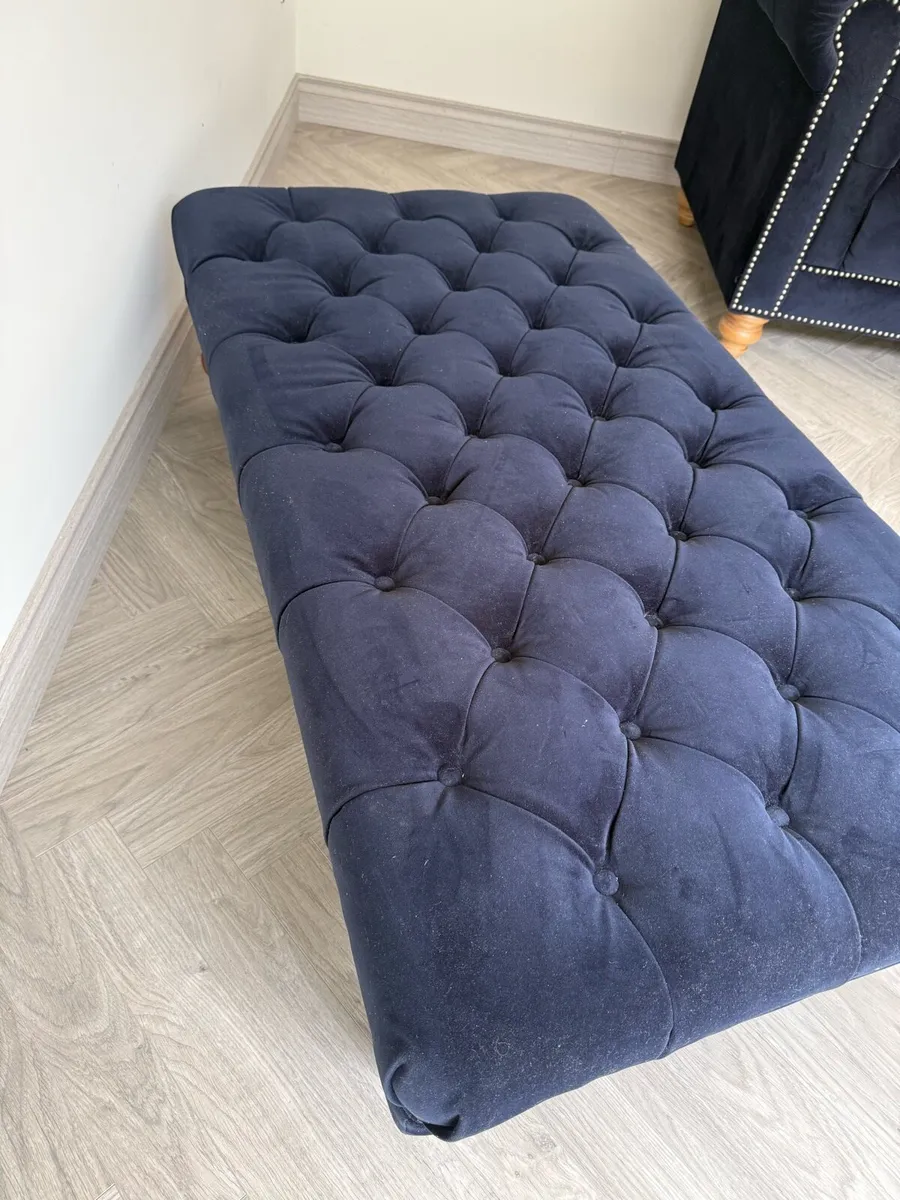 Sofa 3.5 seater and puff - Image 2