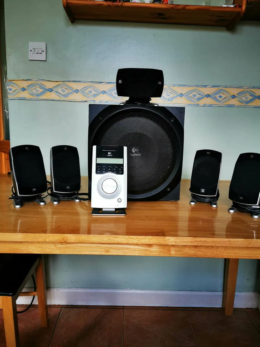 Logitech speakers - Image 1