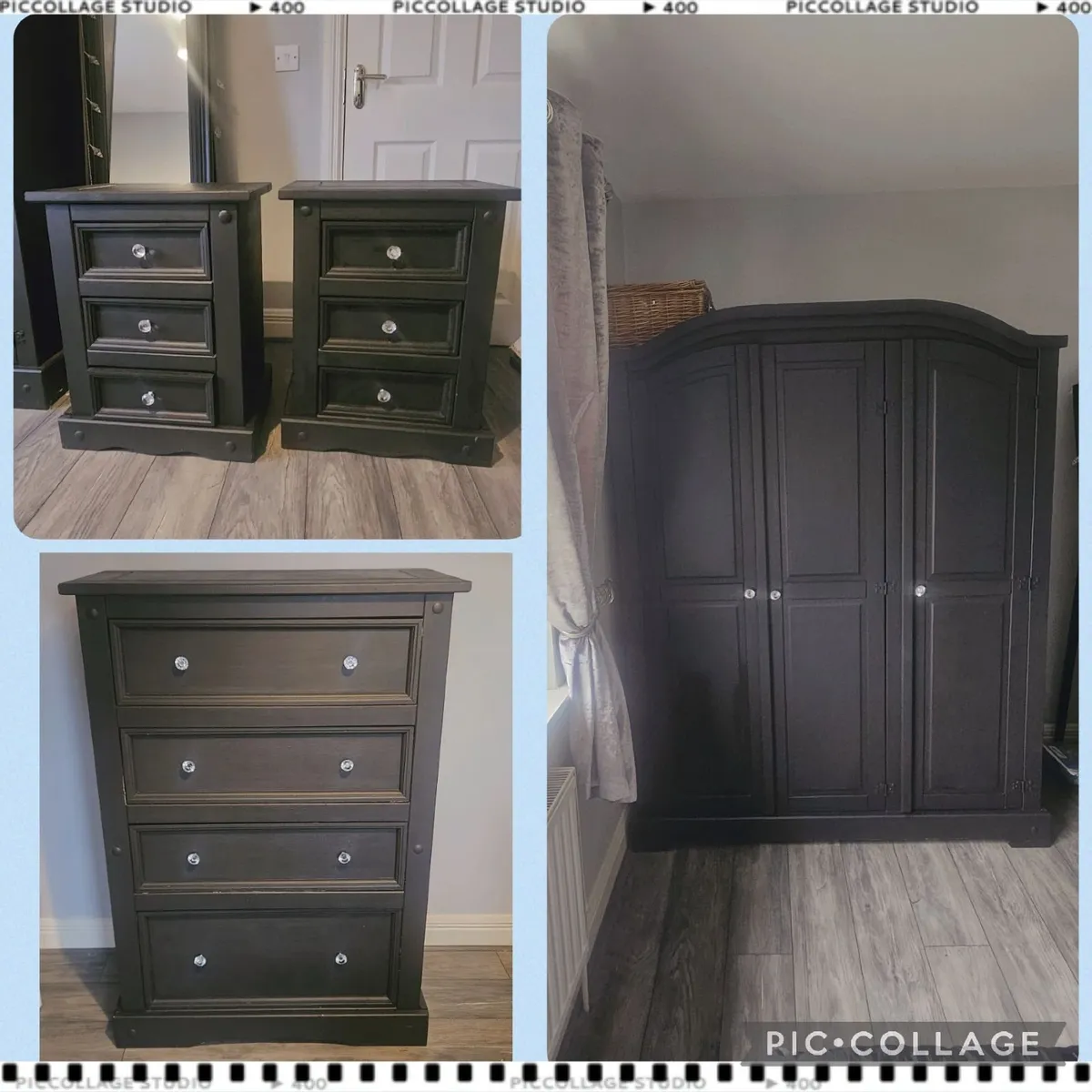 Bedroom furniture - wardrobe, lockers and drawers - Image 1