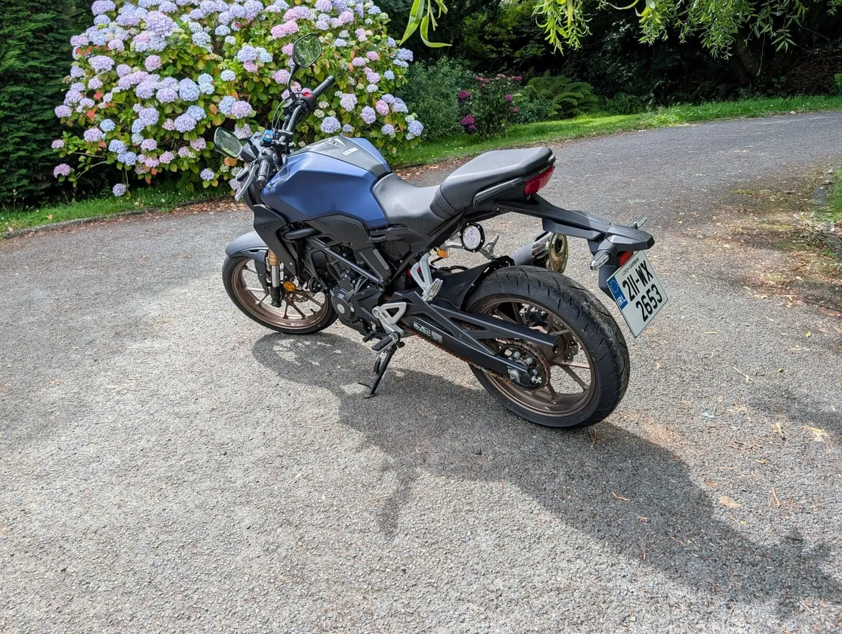 Honda CB300R 2021 low milage - Image 2
