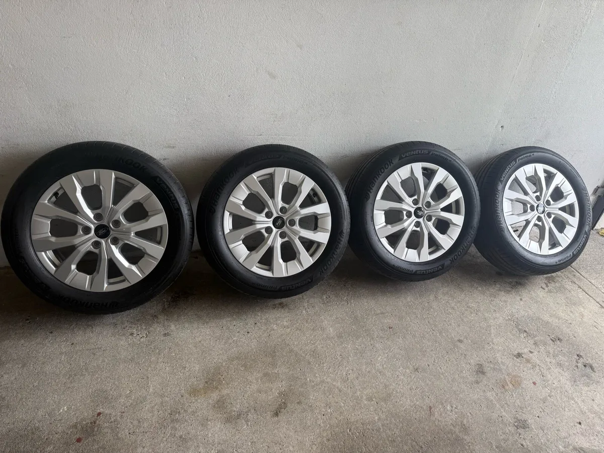 Brand new genuine ford transit connect Ltd 262 - Image 1