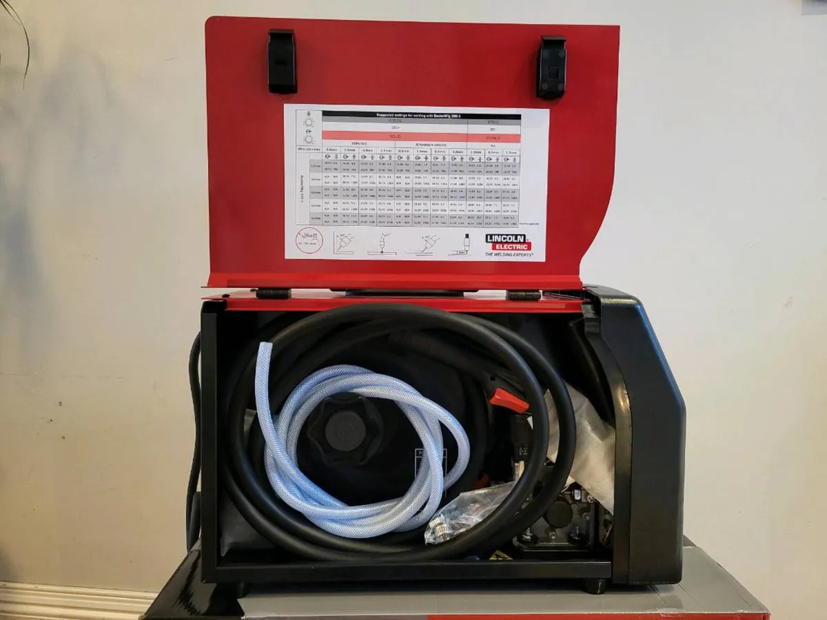 Lincoln's Mig 200-S Welder Mig Mag/Tig/Mma 3in1 - Image 3