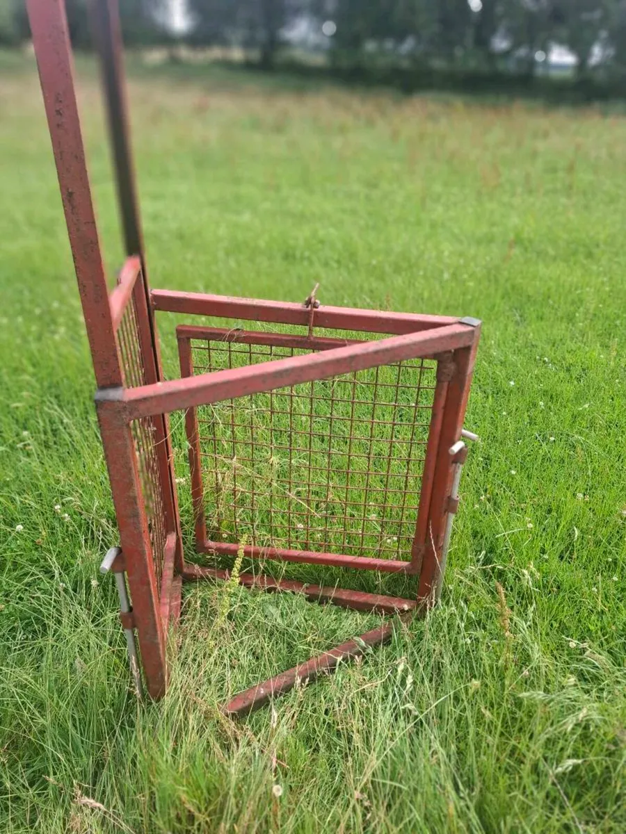 Sheep dividing gate. - Image 2