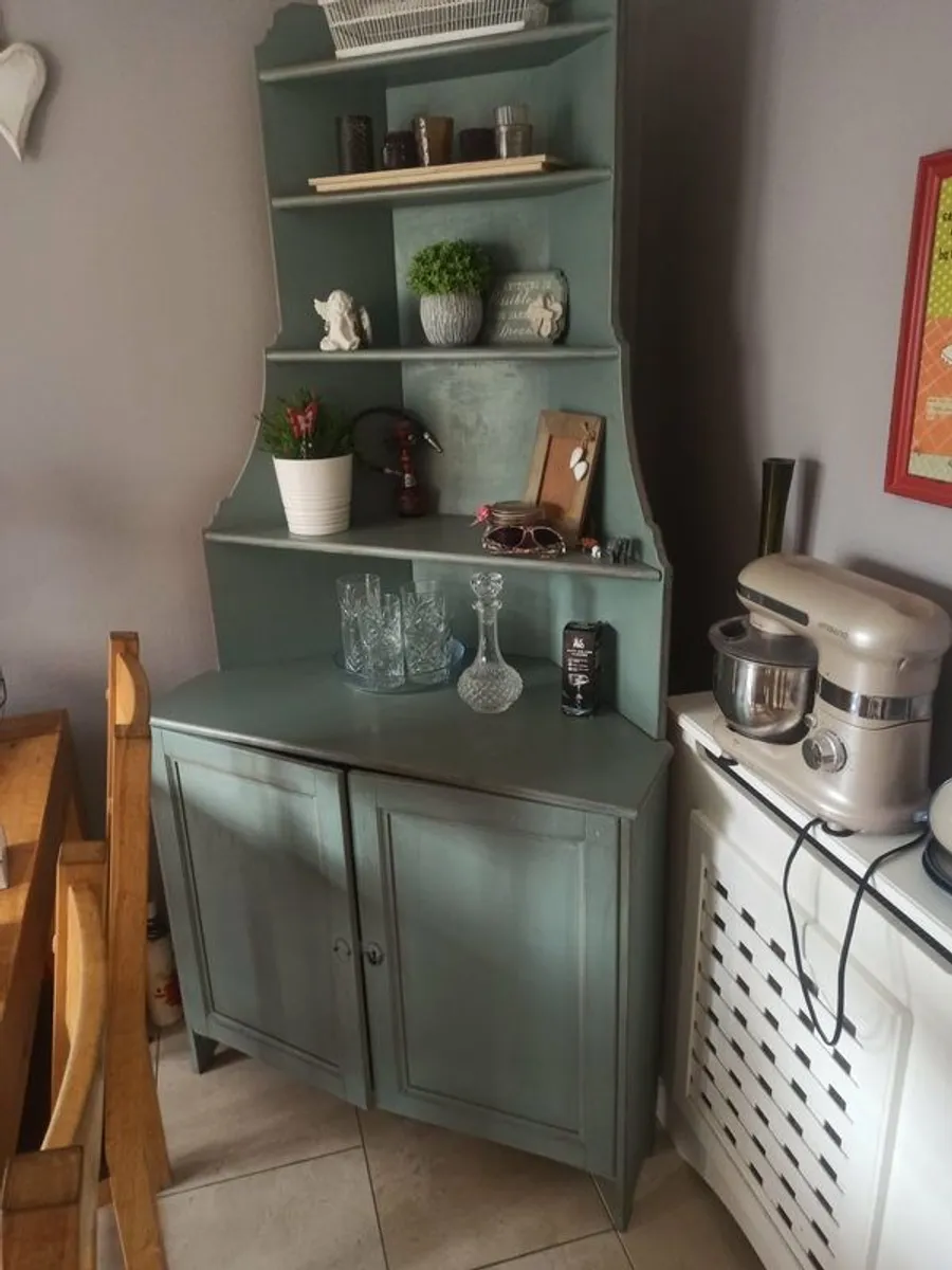 Dresser - Image 1