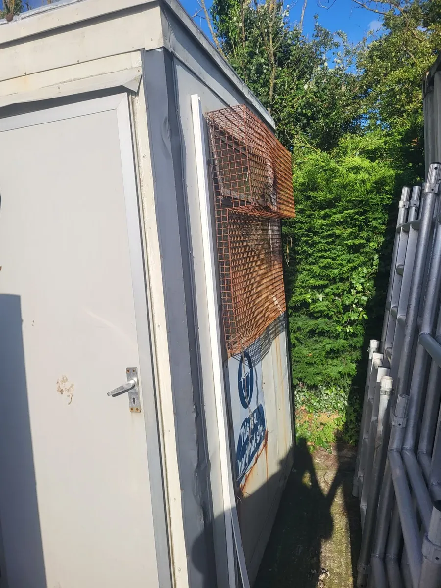 Security hut - Image 2