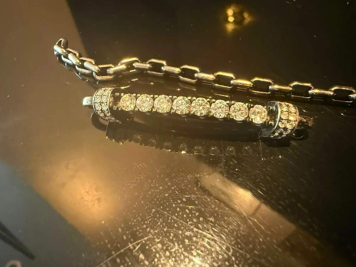 18K Gold 2.03ct Diamond Bracelet - Image 3