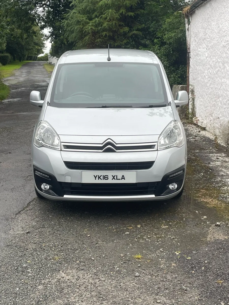 Citroen berlingo  2016 silver - Image 3