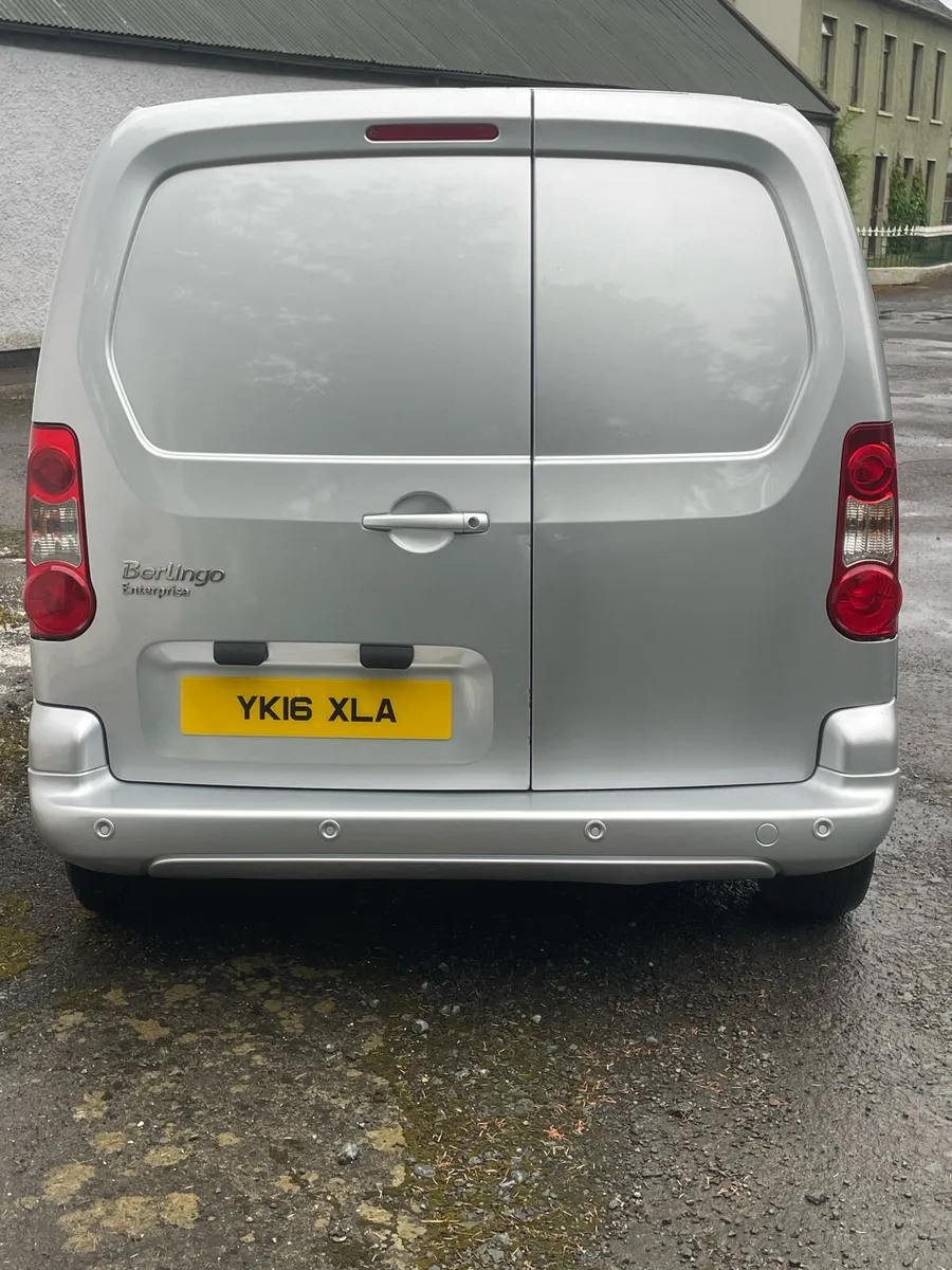 Citroen berlingo  2016 silver - Image 4