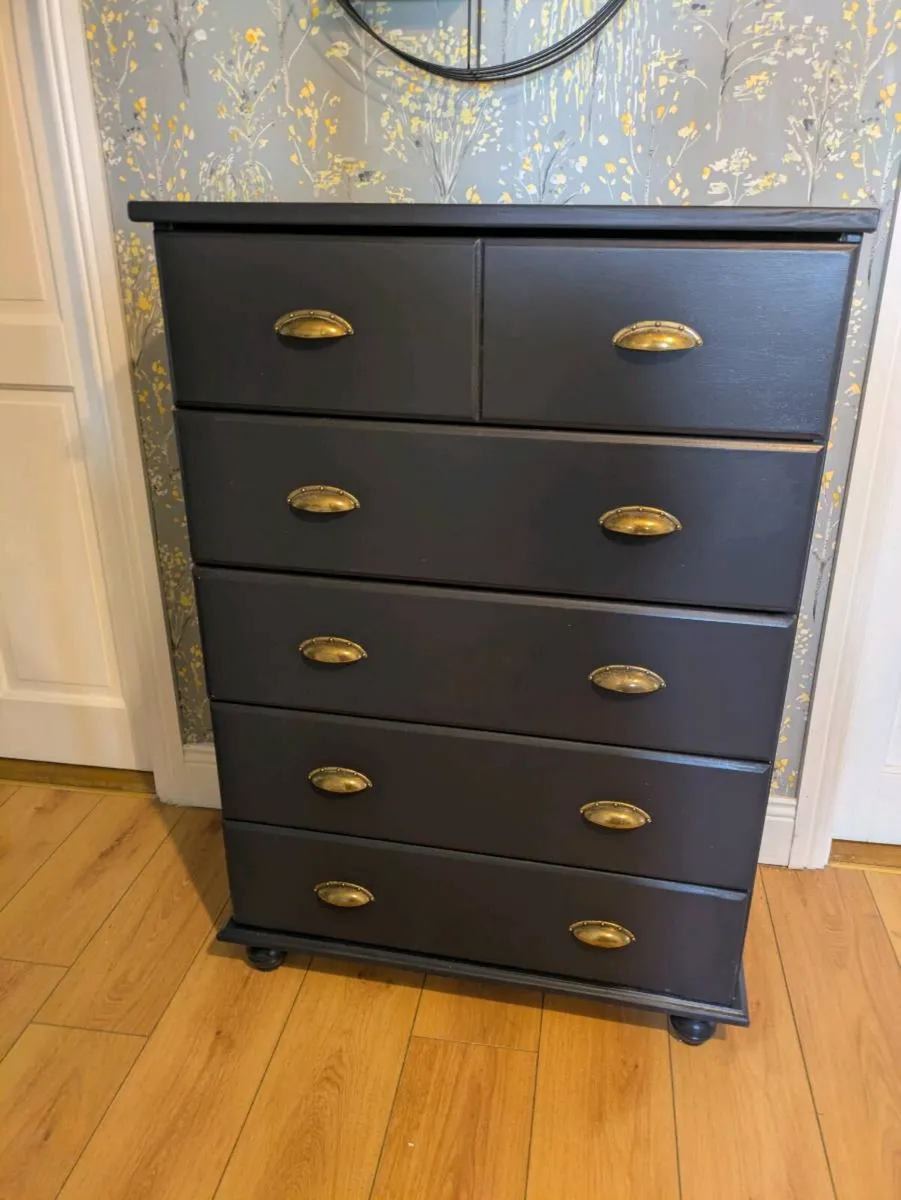Chest of drawers - Image 1
