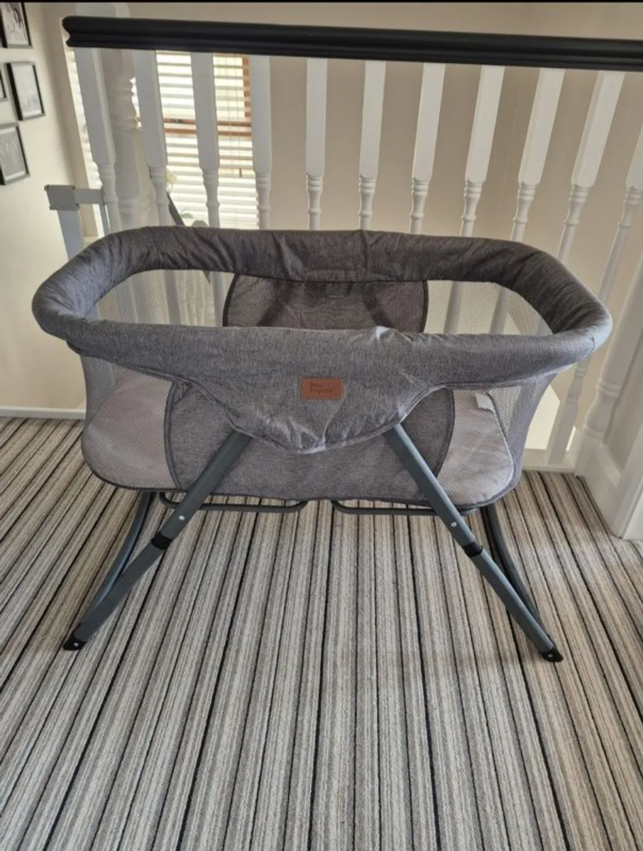 Baby crib - Image 1