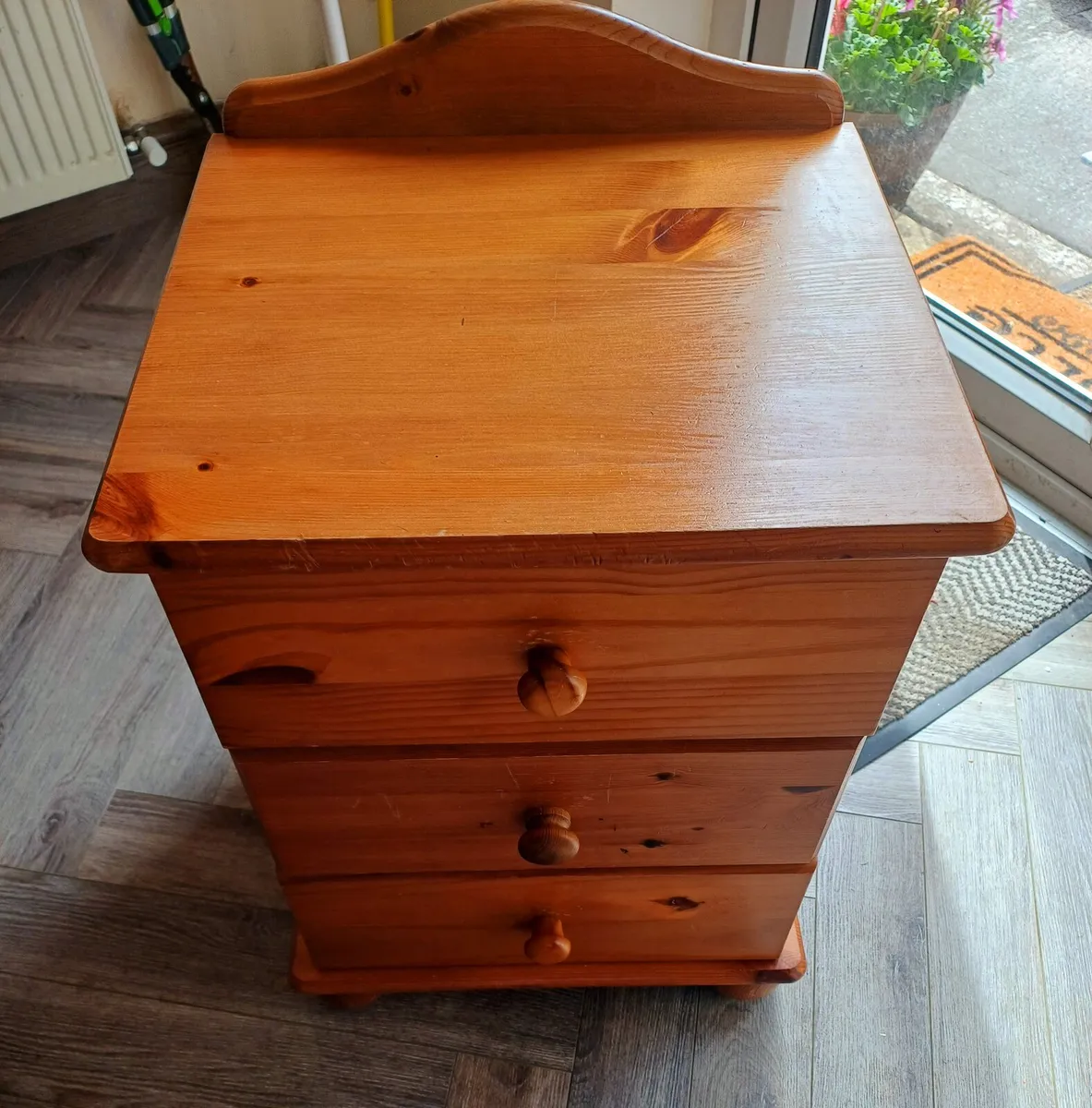 Chest of drawers