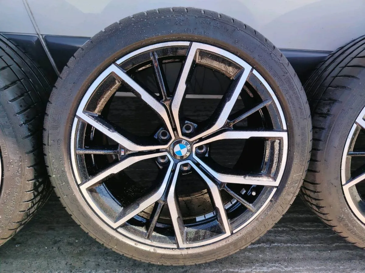 19" BMW 5 series alloys with Michelin ZP tyres - Image 4