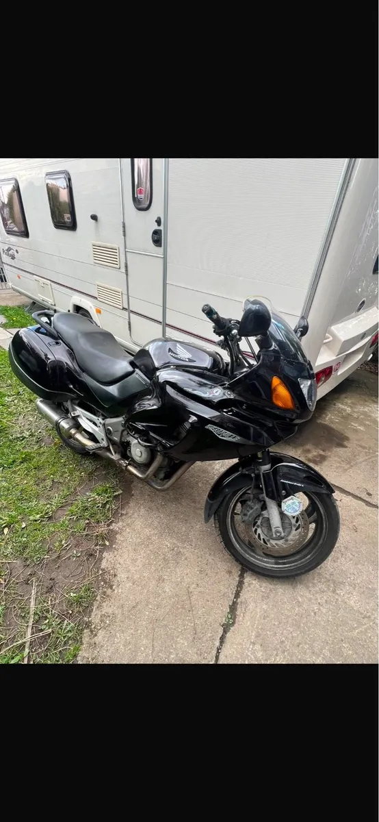 Honda Deauville 650 - Image 1