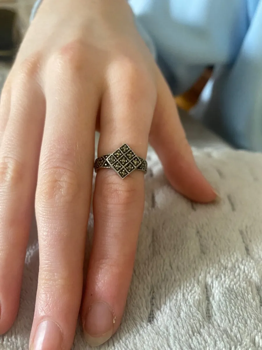Ladies Sterling Silver Marcasite Ring - Image 2