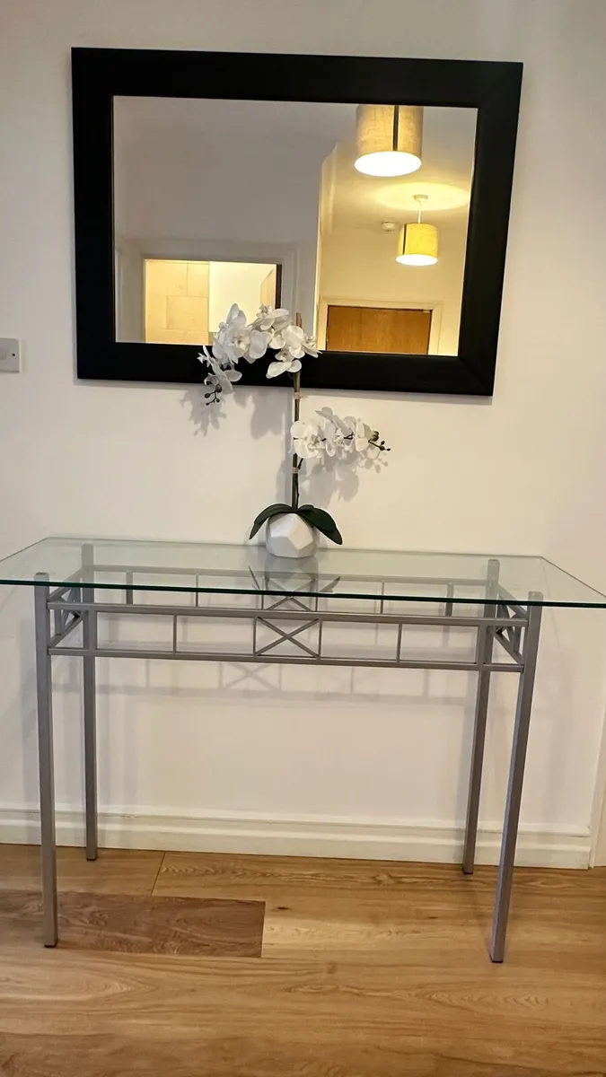 Modern Glass Console Table – Excellent Condition - Image 1