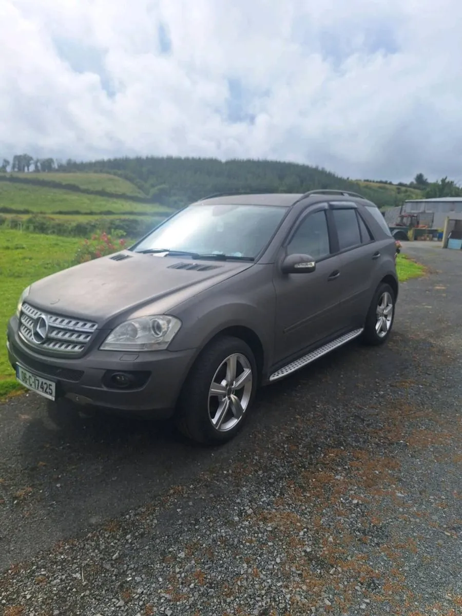Mercedes 320 ML - Image 1