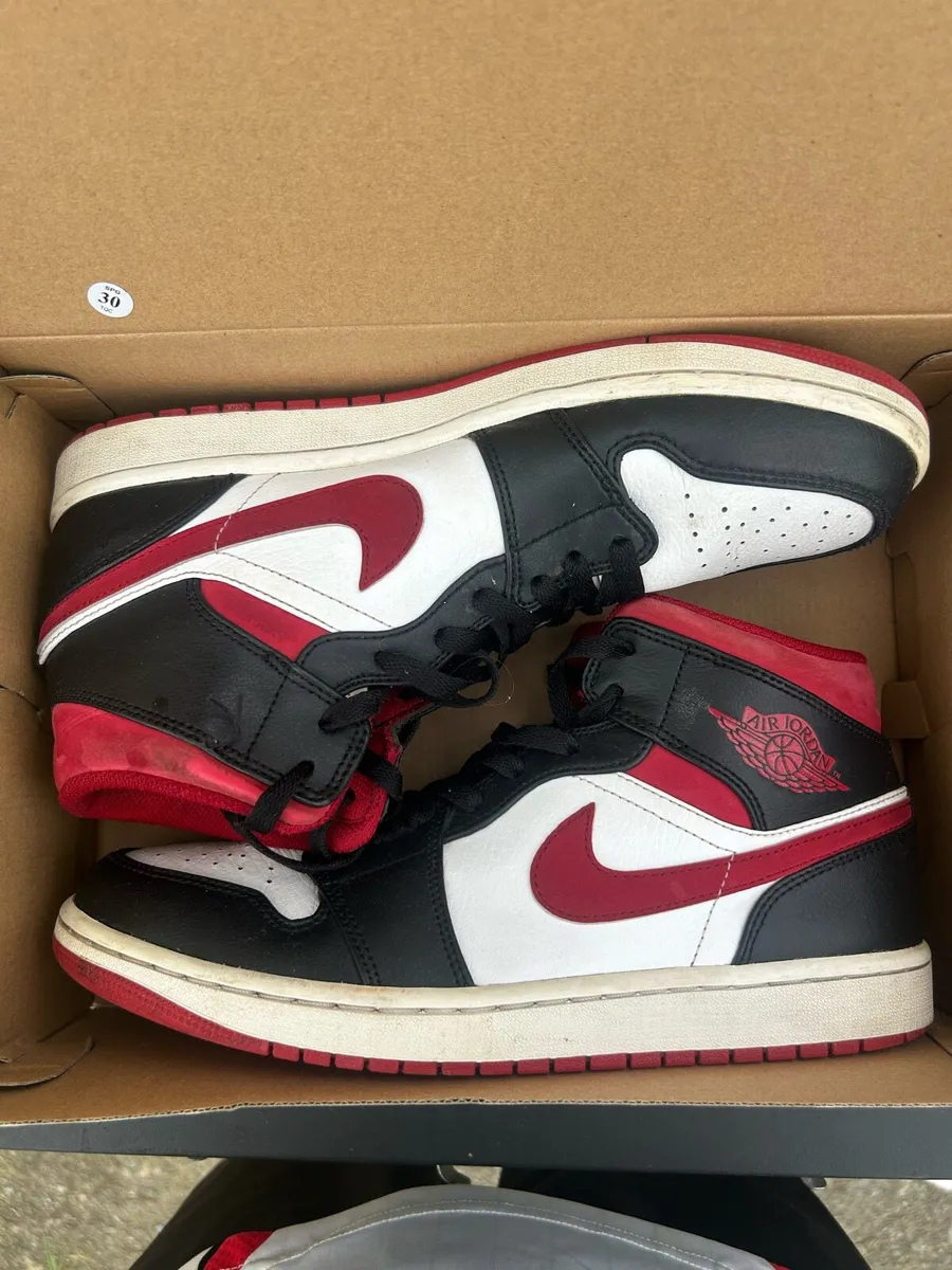 Air Jordan 1 Mid Gym Red Black White - Image 1
