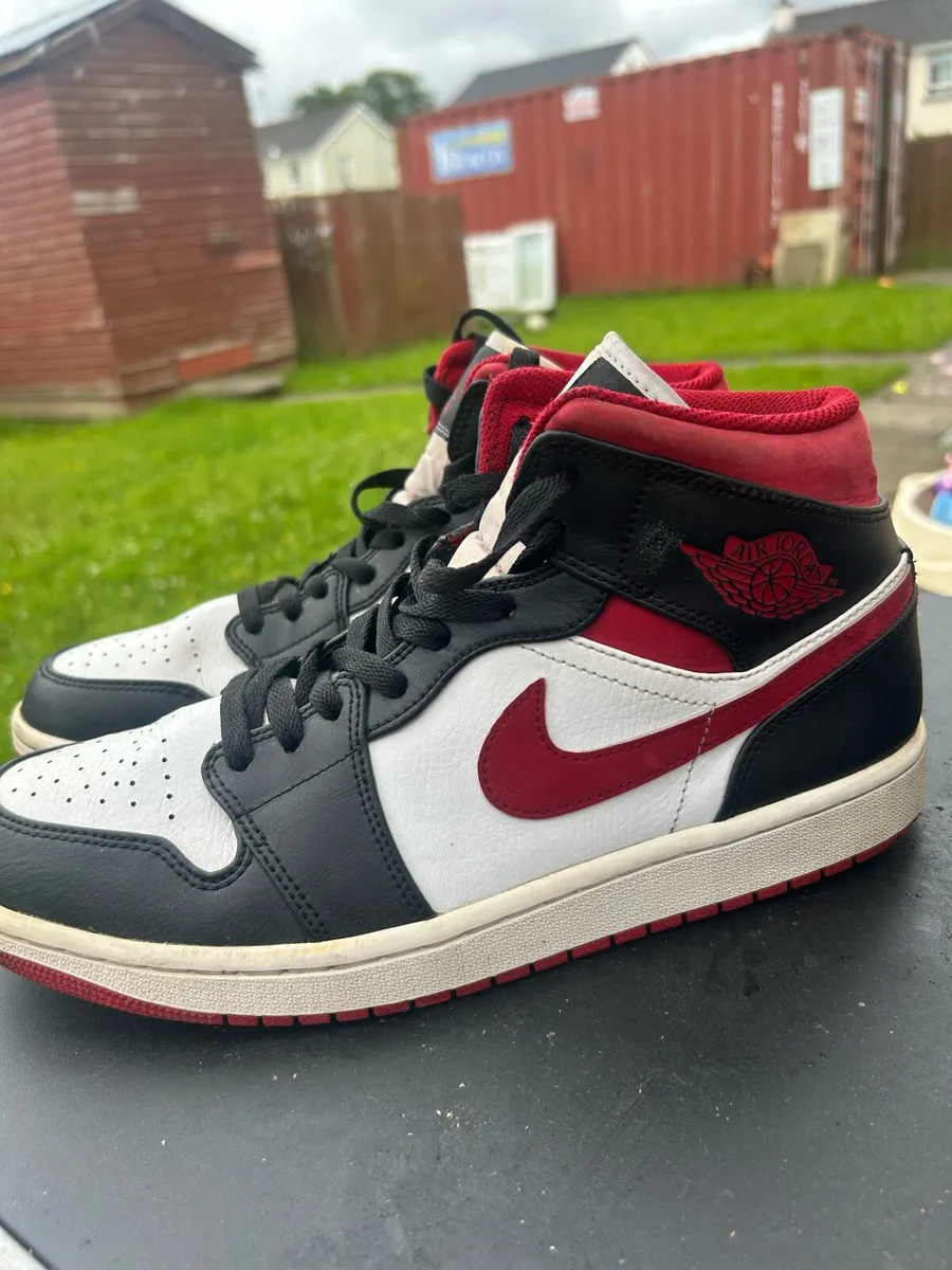 Air Jordan 1 Mid Gym Red Black White - Image 2