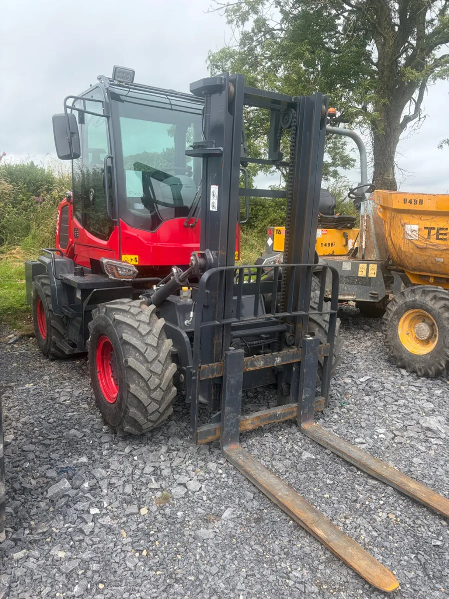 Blanche 3t articulated 4wd all terrain forklift - Image 2