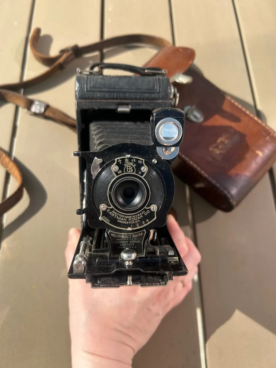 Vintage 1920s Kodak No. 1A Pocket Folding Camera - Image 1