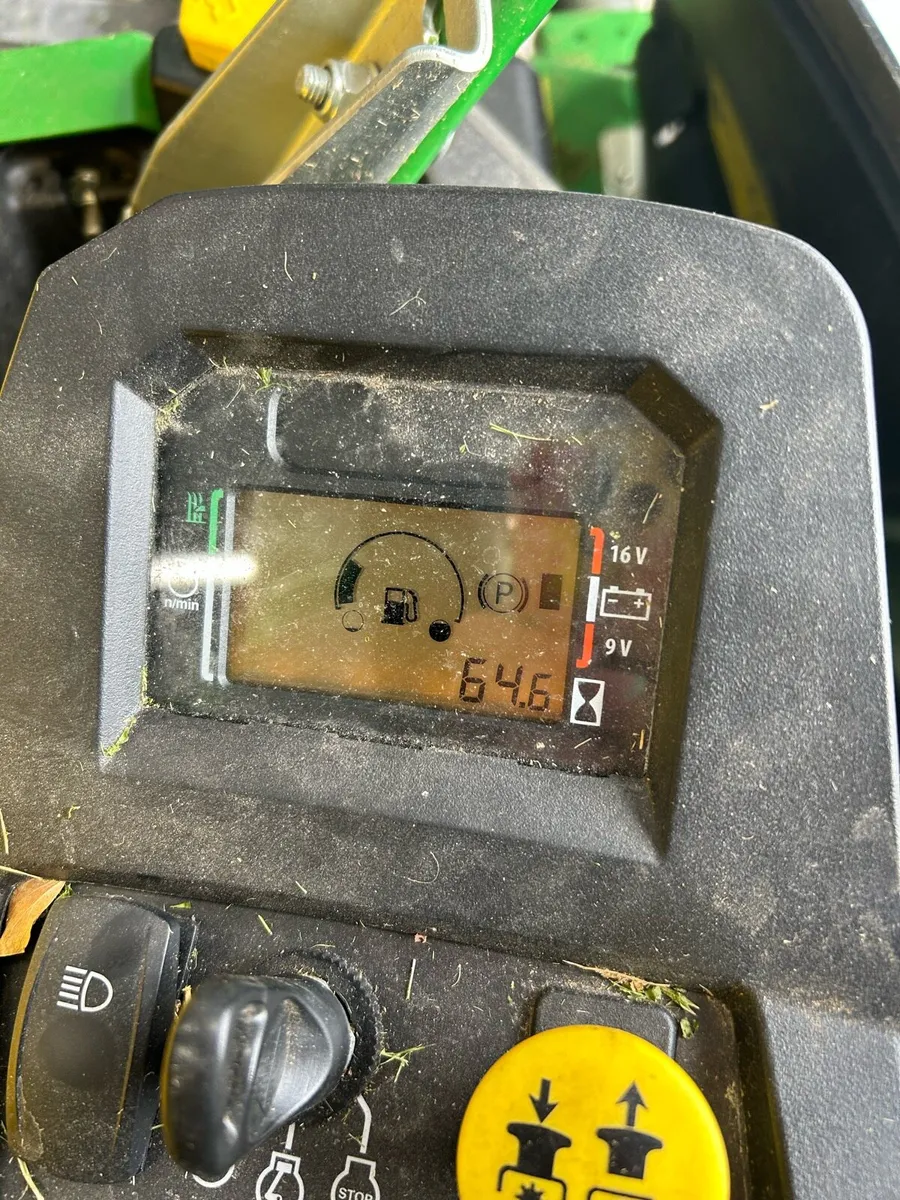 John Deere lawnmower - Image 3