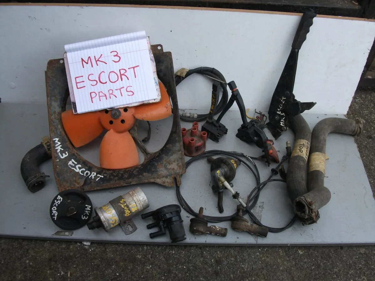 VINTAGE  CAR  PARTS - Image 3