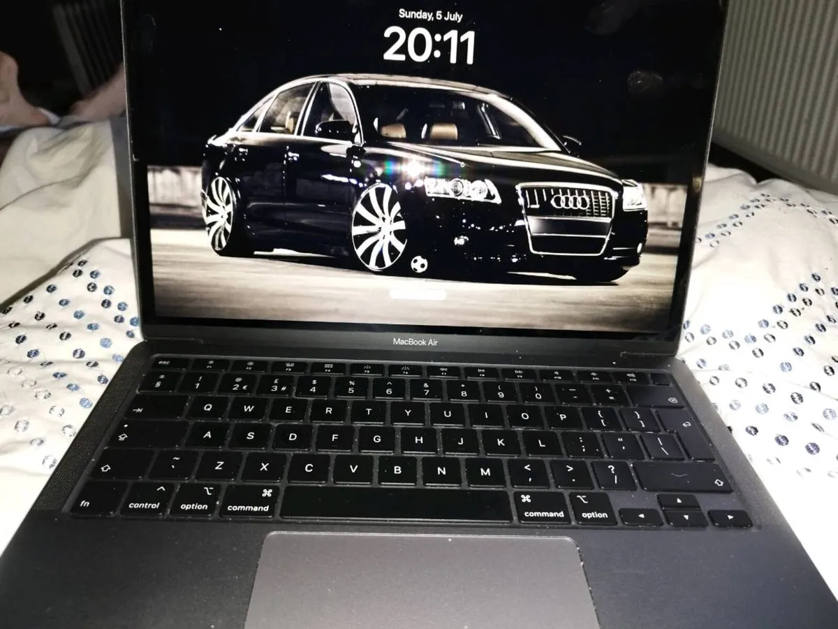 Apple Mac air laptop 512gb 8-9ram - Image 3