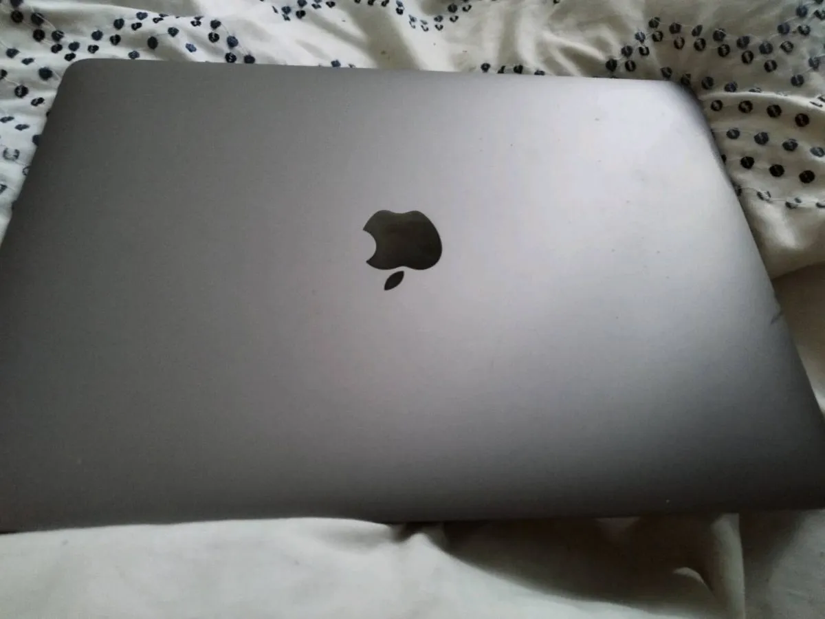 Apple Mac air laptop 512gb 8-9ram - Image 1