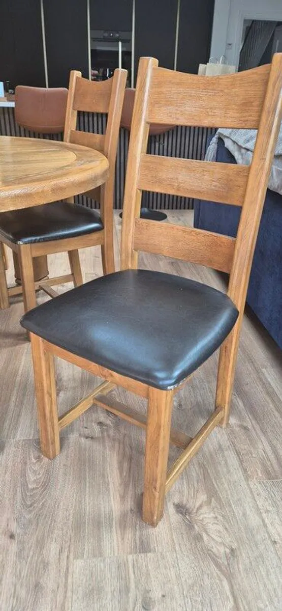 6 Seater Solid Pine Dinning/Kitchen Table - Image 3