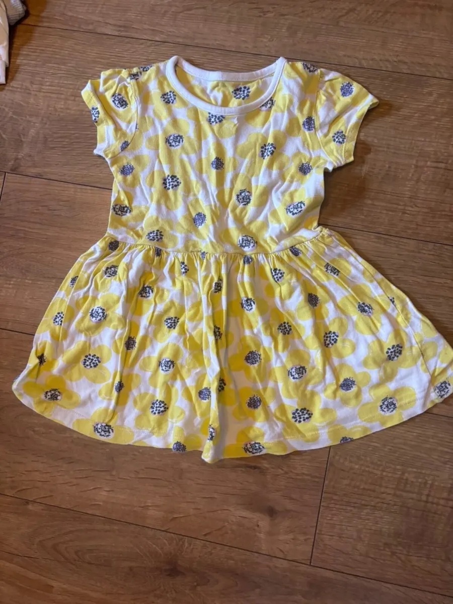 Girls bundle of aged 2/3 clothes - Image 3