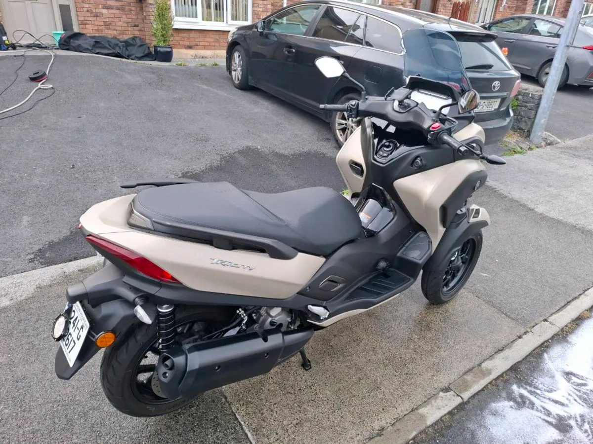 Yamaha Tricity 300 ( CAN BE DRIVEN ON CAR LICENCE) - Image 3