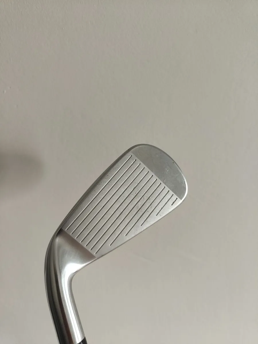 Titleist U510 2 iron - Image 2