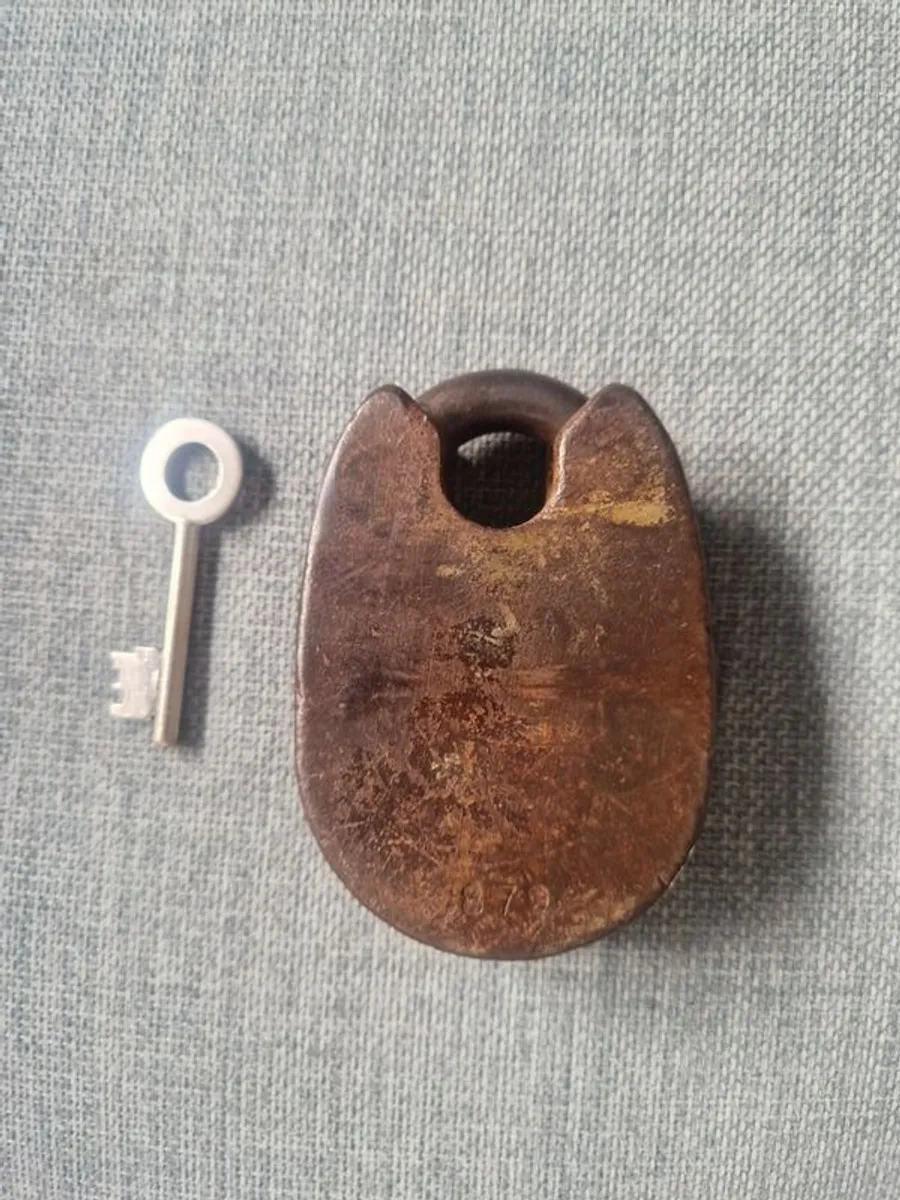 Vintage heavy duty chubb lock - Image 4