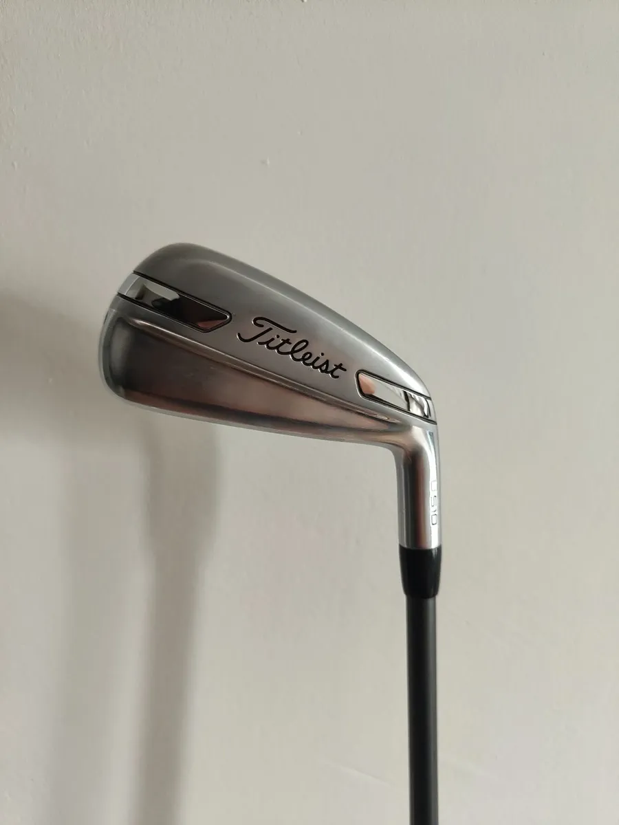 Titleist U510 2 iron - Image 1