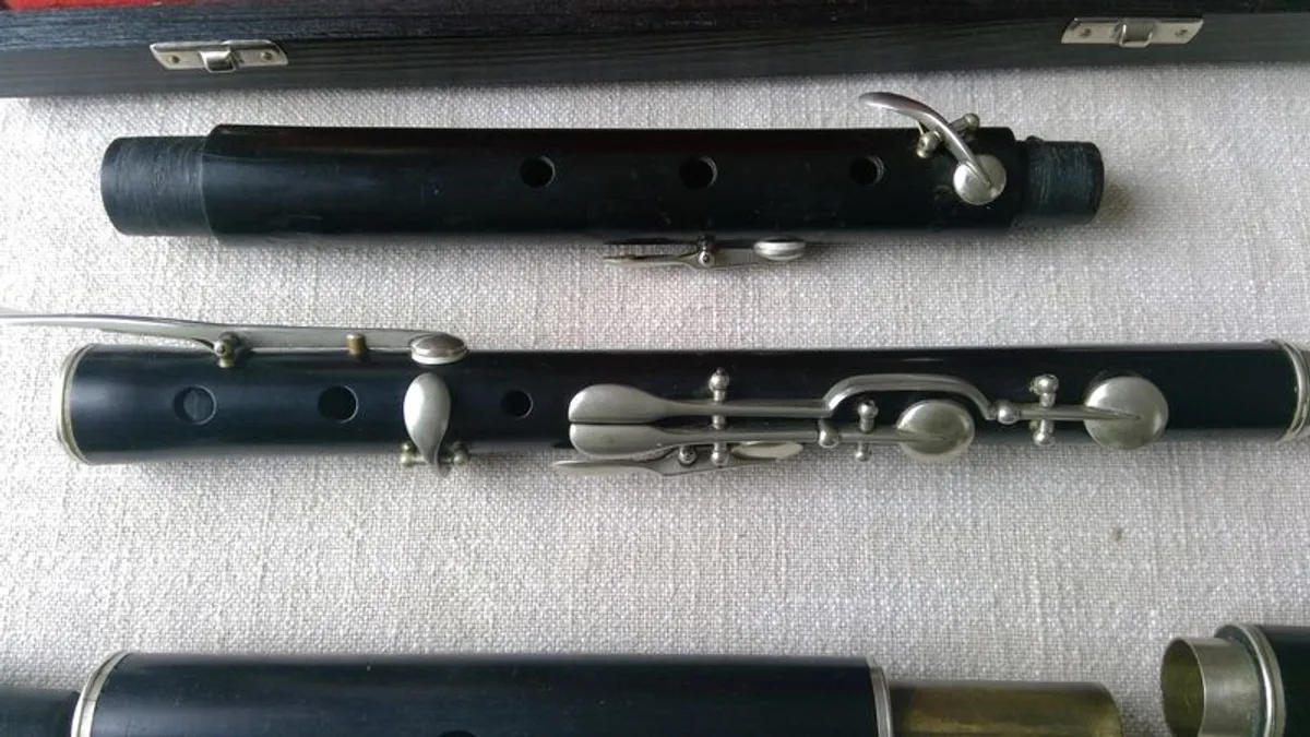 Traditional Ebony Flute - Image 3