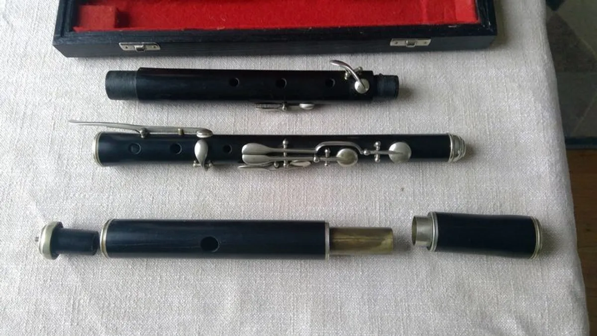 Traditional Ebony Flute - Image 4