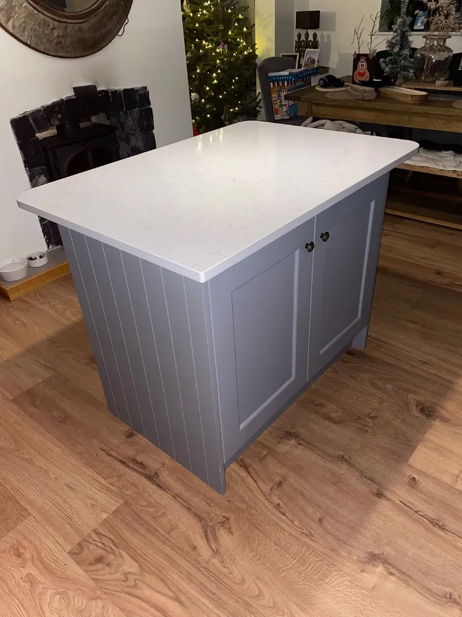 Kitchen island - Image 2