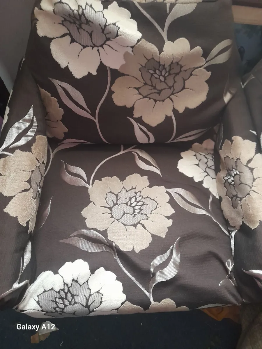 Two beautiful armchairs,75  euros for both - Image 1