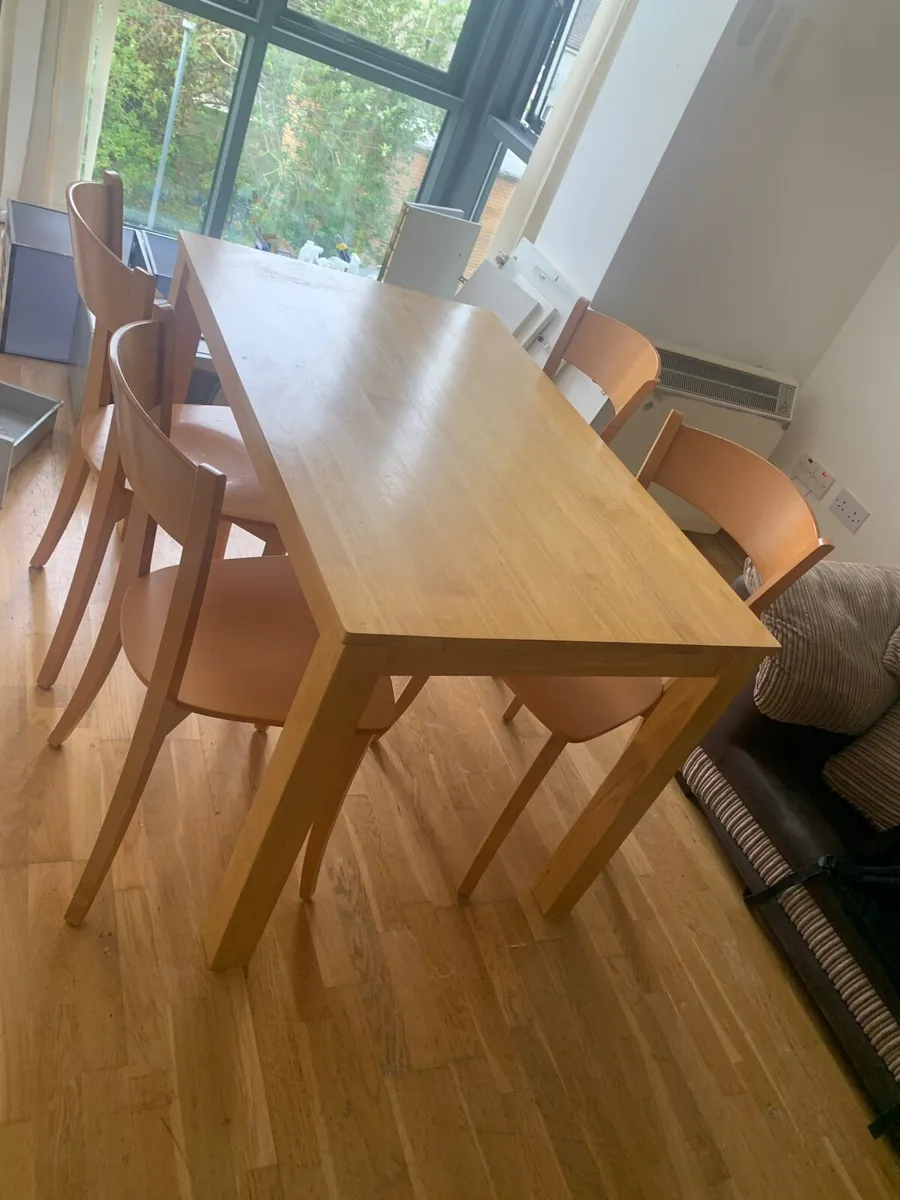 Table and chairs - Image 2