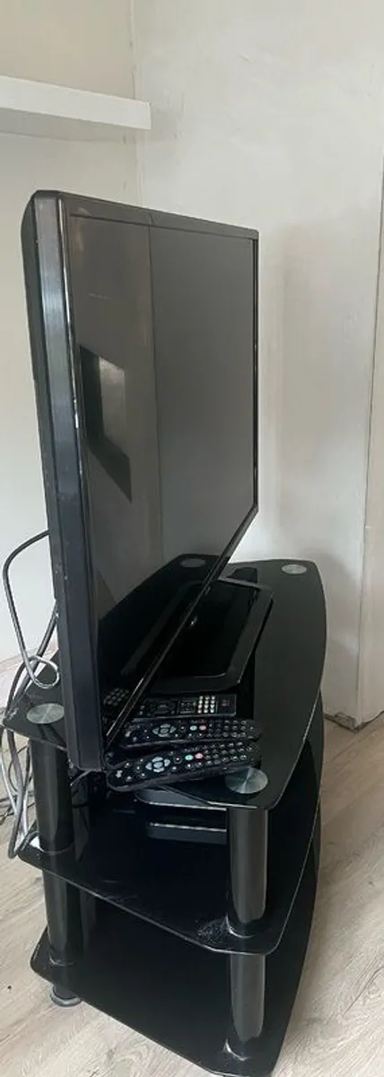42" Full Hd Led Tv - Image 2