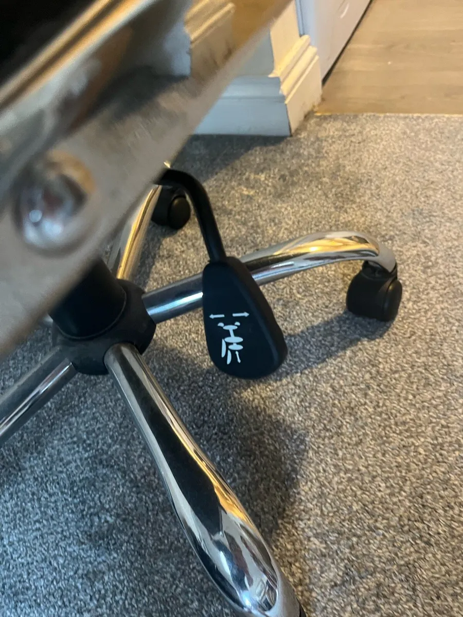 Office chair - Image 3
