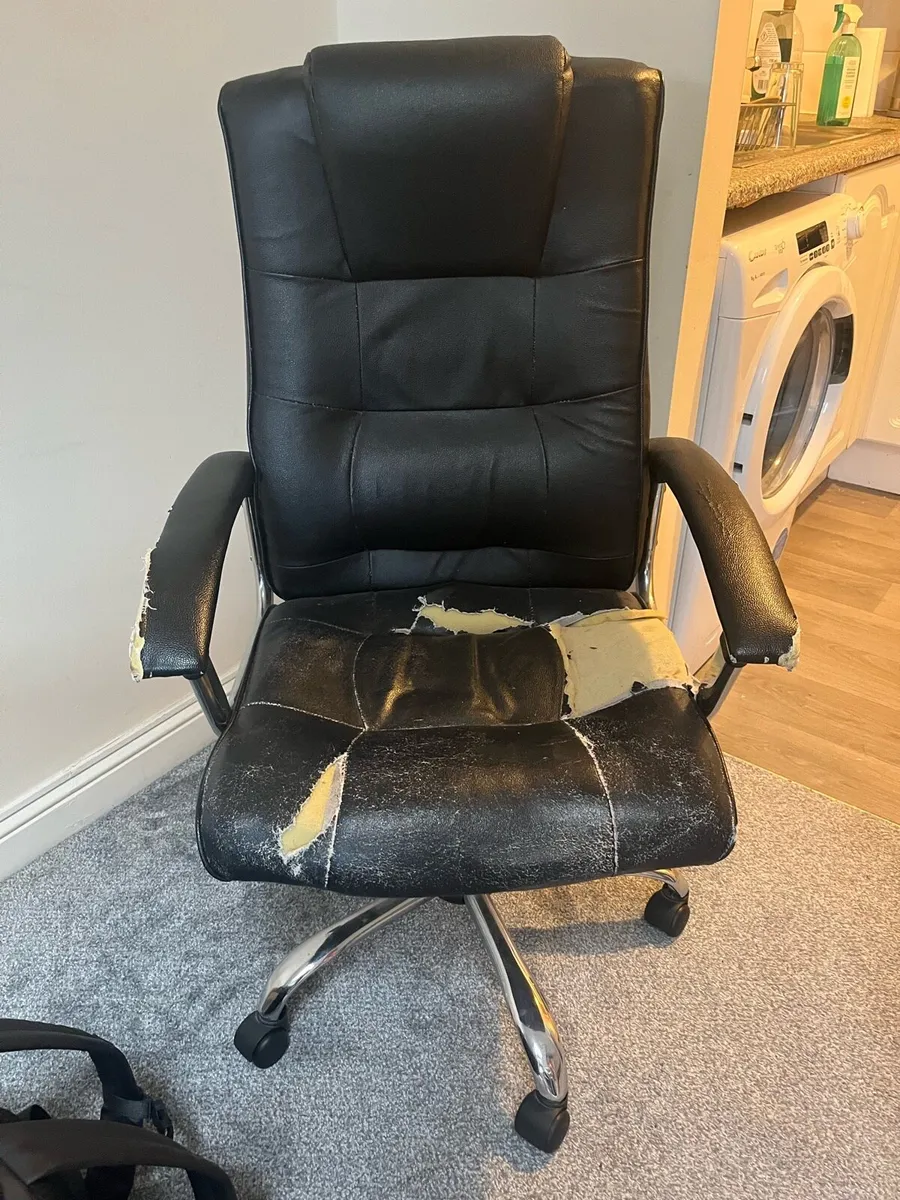 Office chair - Image 1