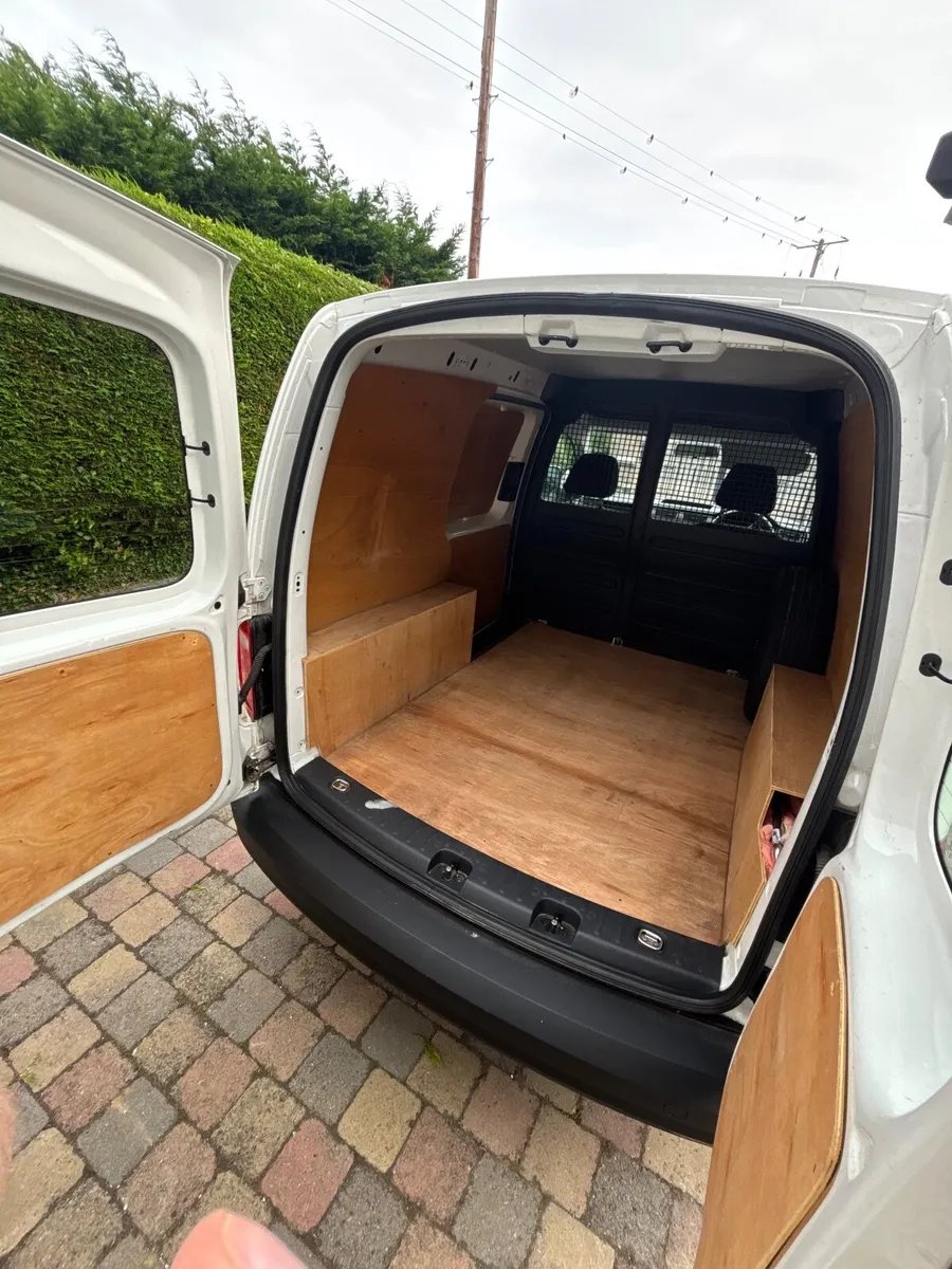 Volkswagen Caddy 2016 - Image 2